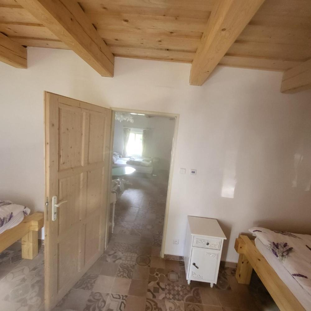 Chata-Brdy Nove Mitrovice Zewnętrze zdjęcie